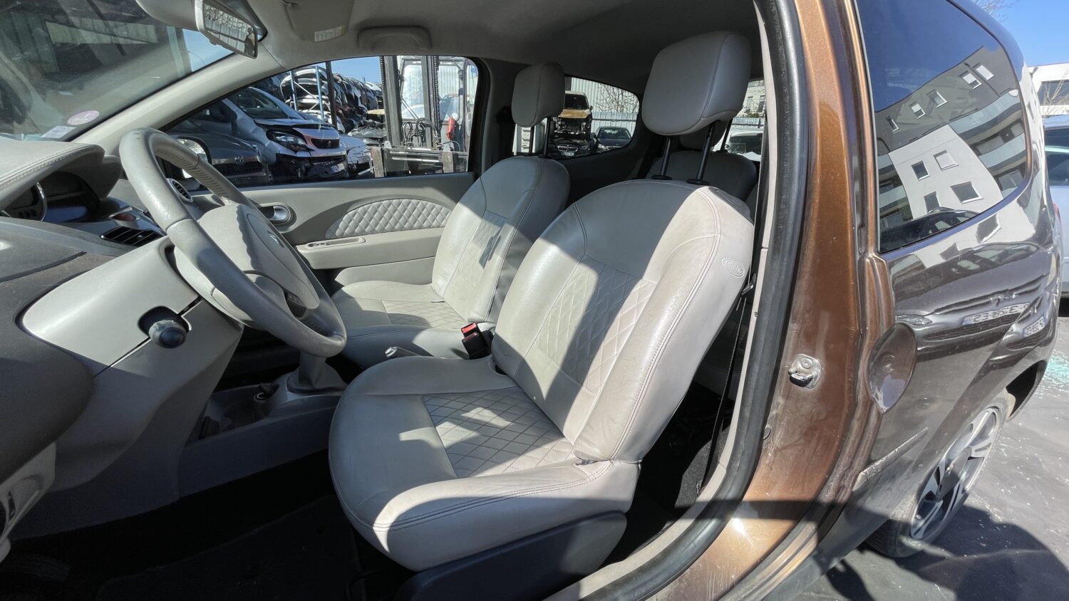 TWINGO 1.2 75