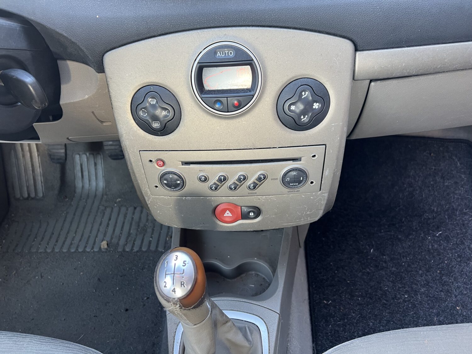 CLIO 3 1.4 i 16V 98.