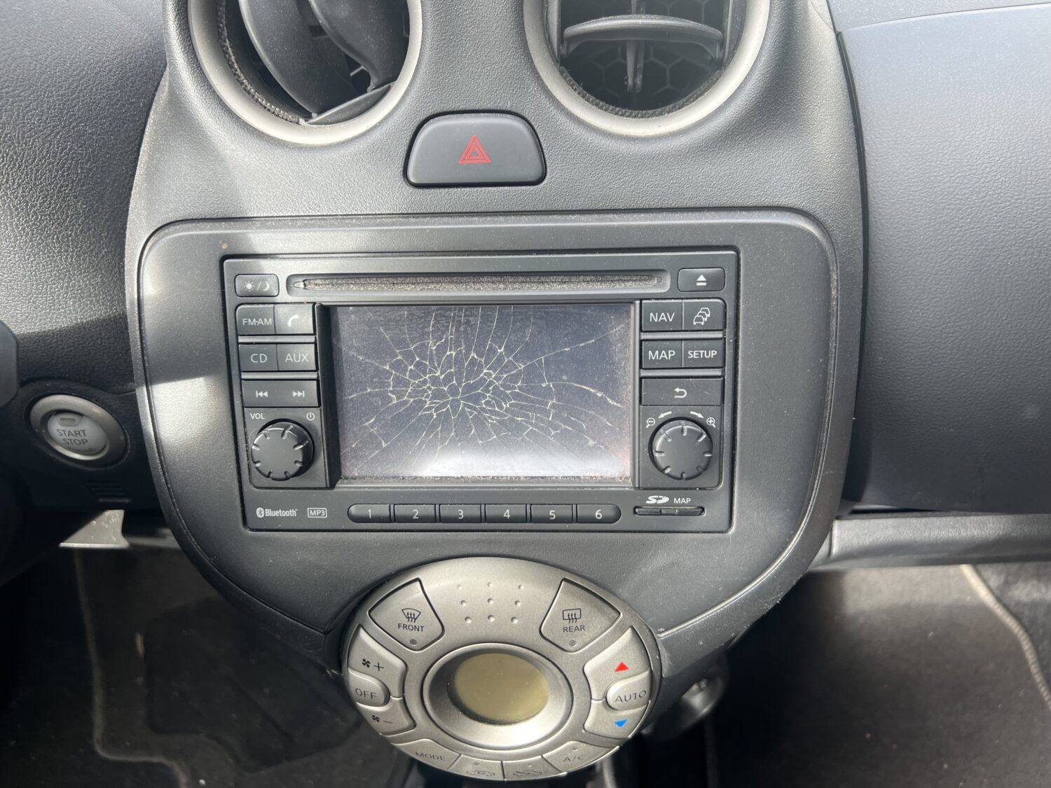 MICRA 4  1.2 i 12V 98.