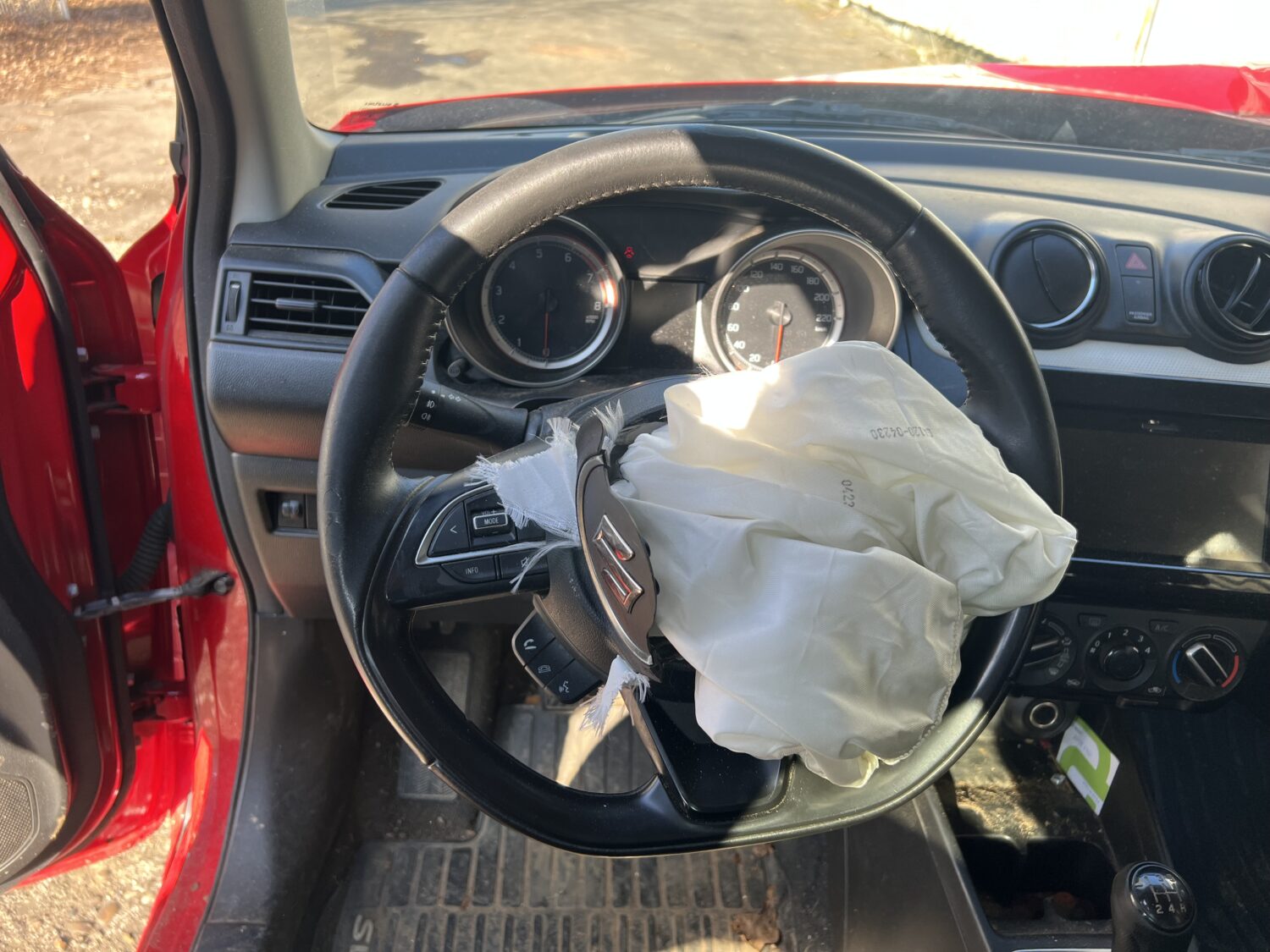 SWIIFT 5  1.2 i 16V 90.