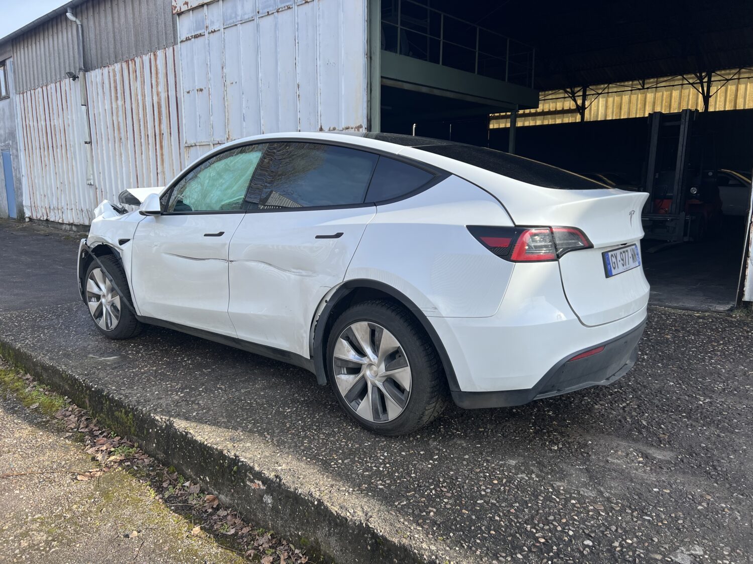 TESLA Y  ELECT. 4×4.