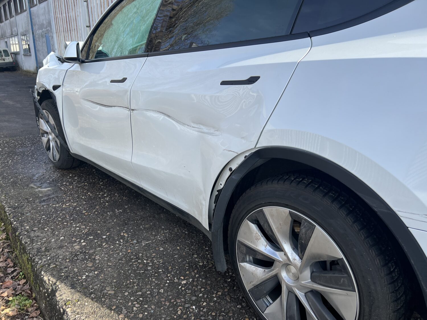 TESLA Y  ELECT. 4×4.