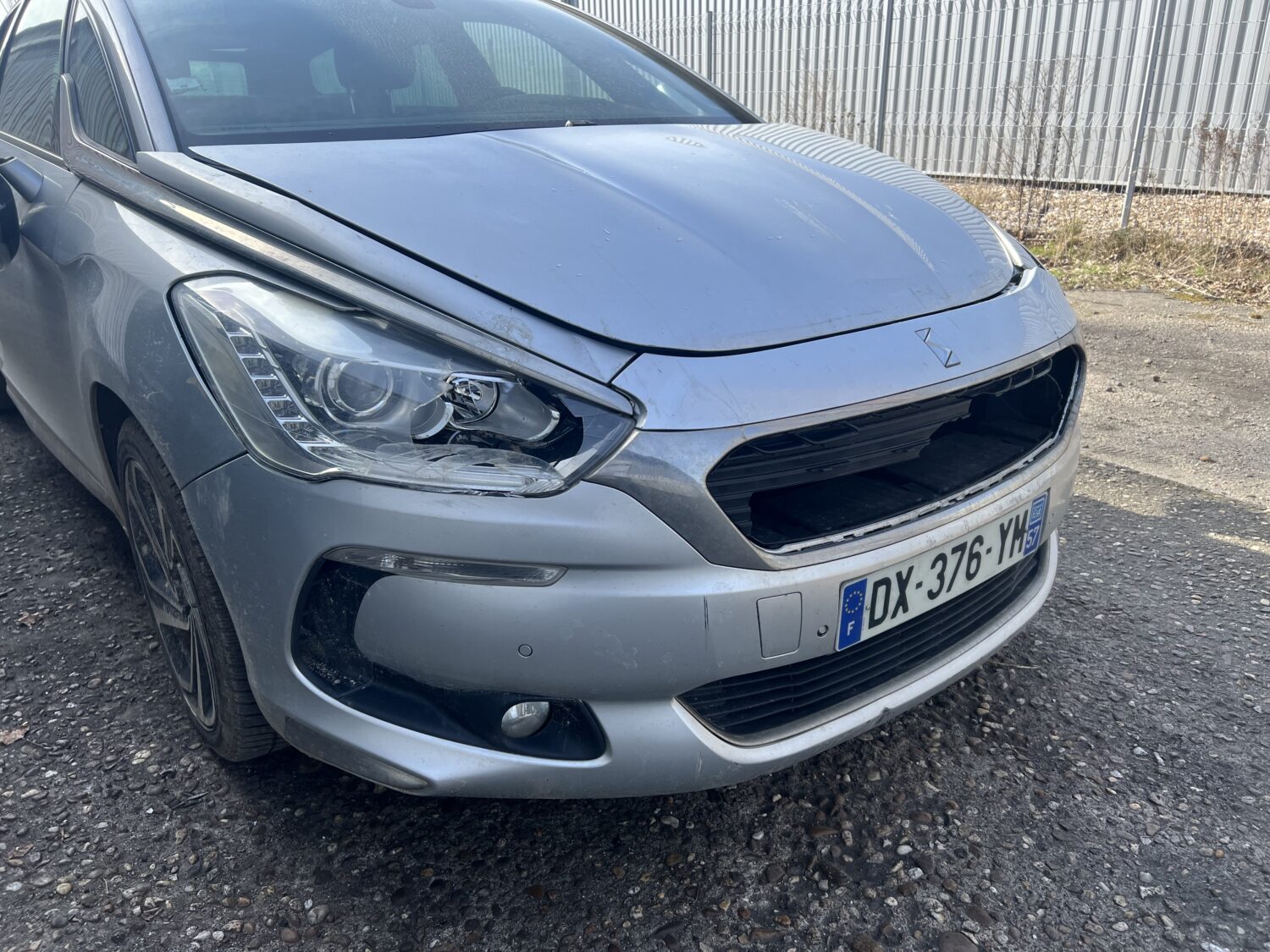 DS 5 1.6 BLUE HDI 120.