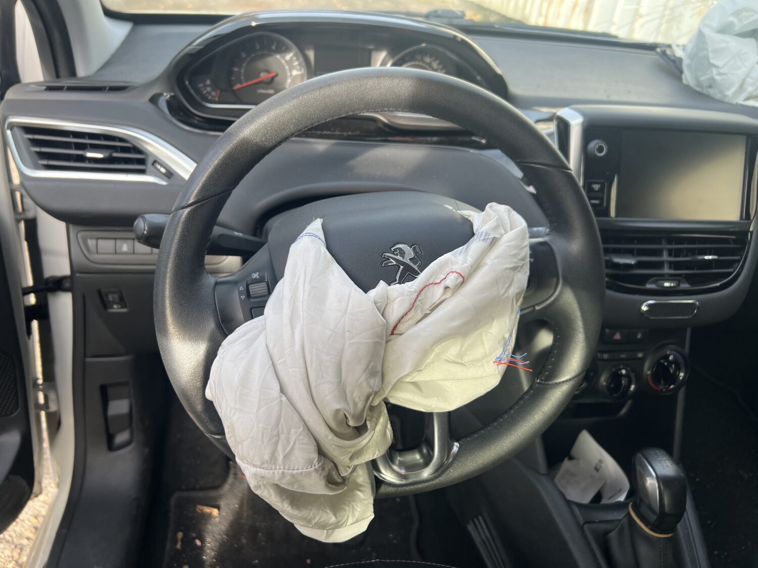 208  1.2 VTI 12V 82.