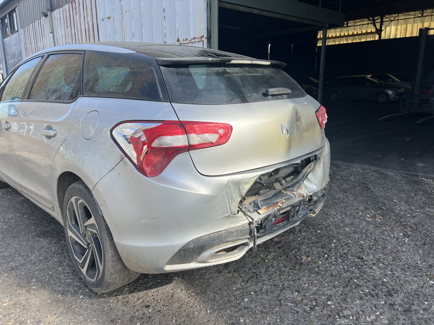 DS 5 1.6 BLUE HDI 120.