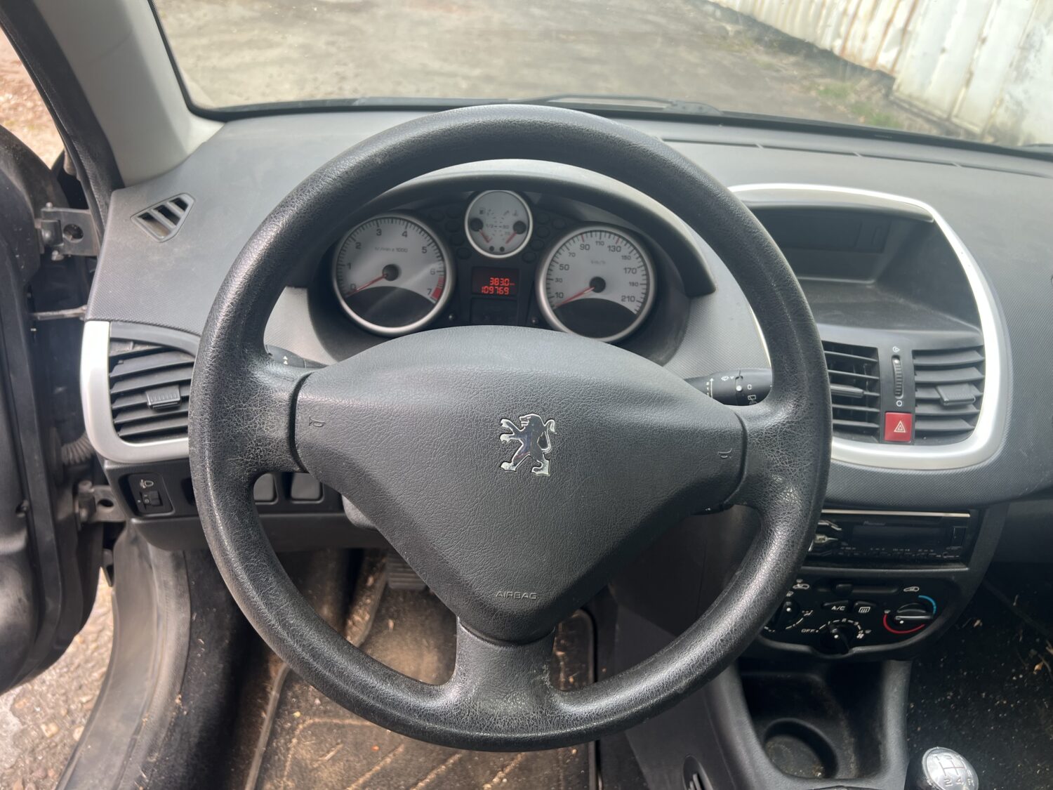 206 +  1.4 i 8V 75.