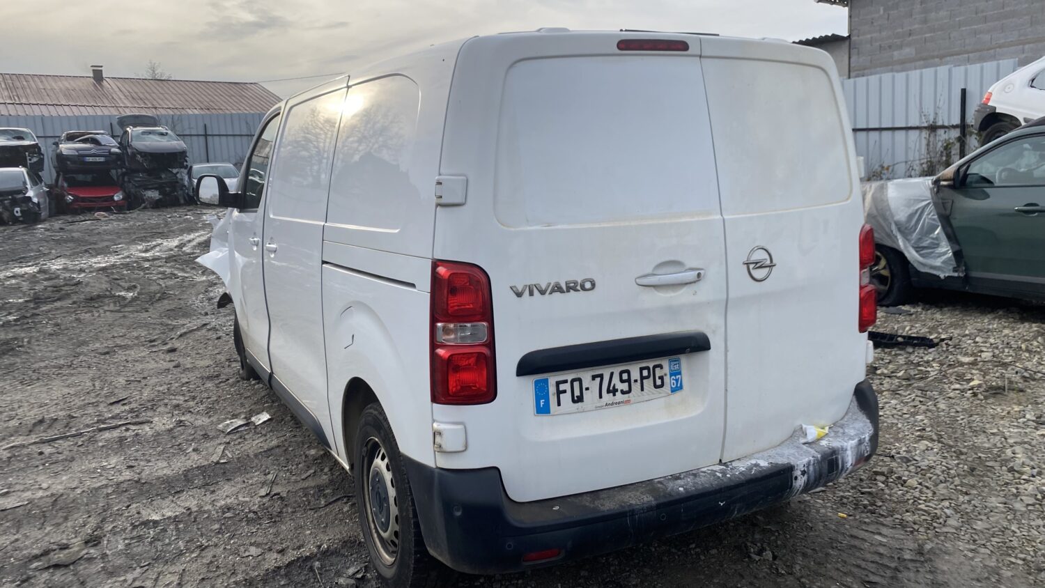 VIVARO 2.0 BHDI 180