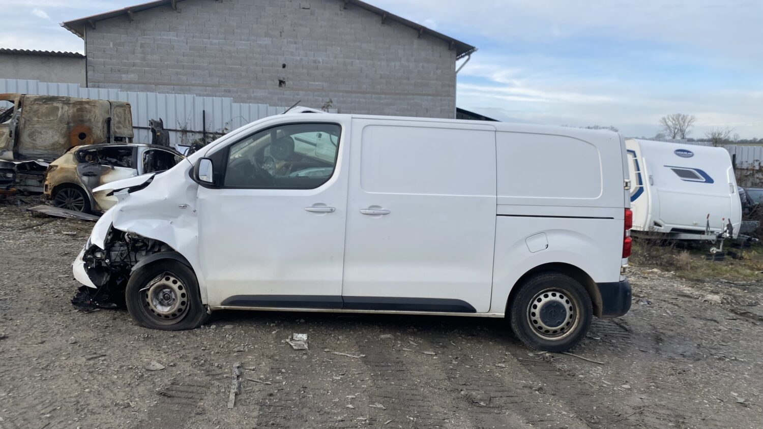 VIVARO 2.0 BHDI 180