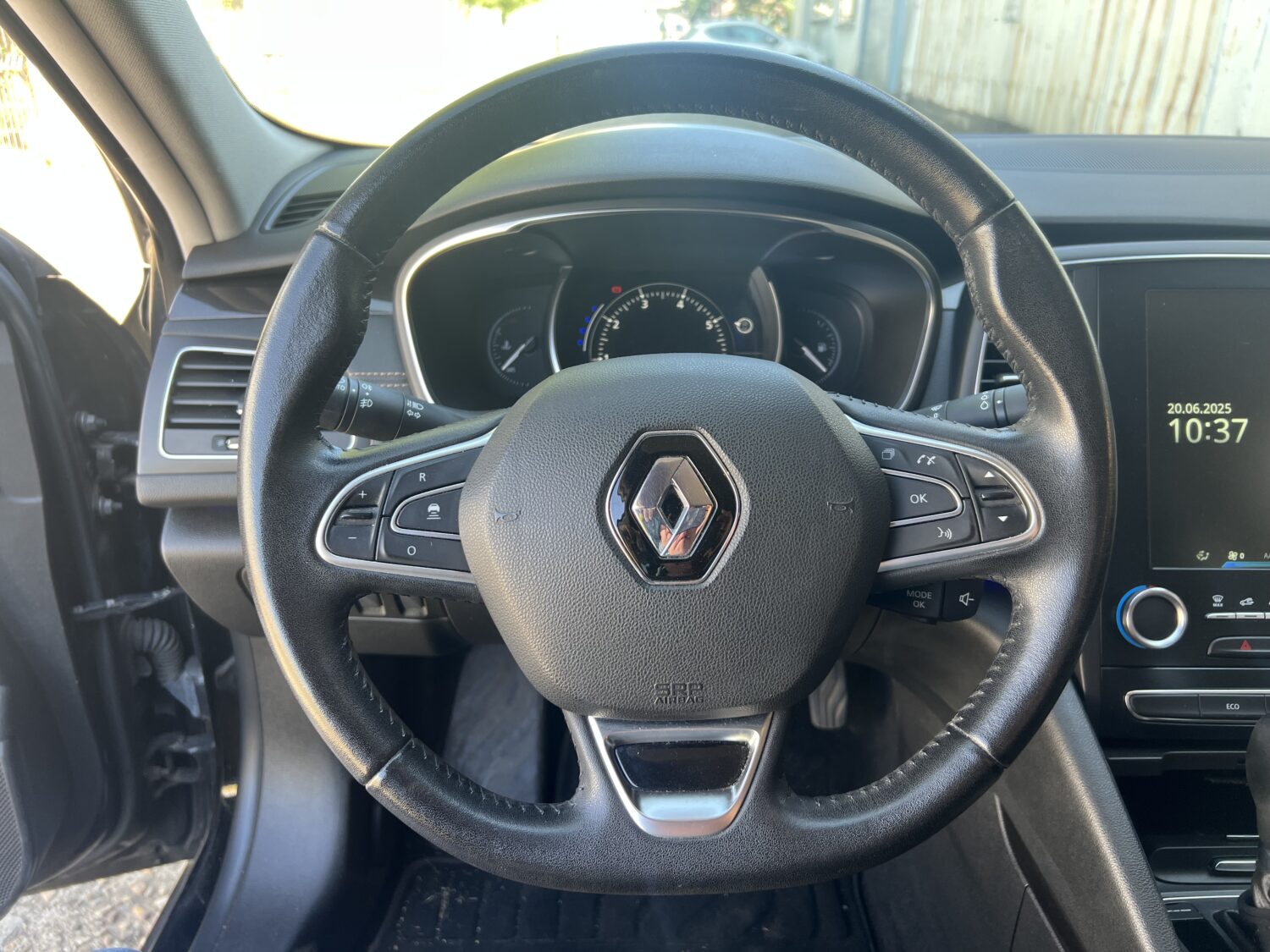 TALISMAN 1.6 TCE HYBRID.