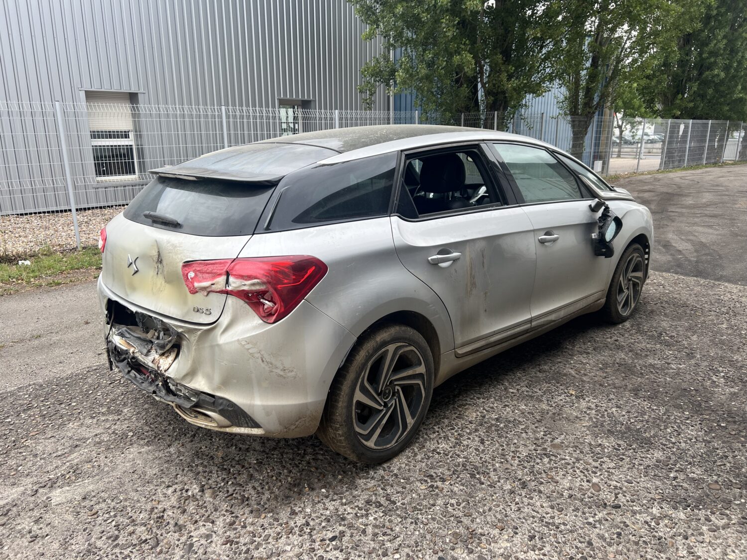 DS 5 1.6 BLUE HDI 120.