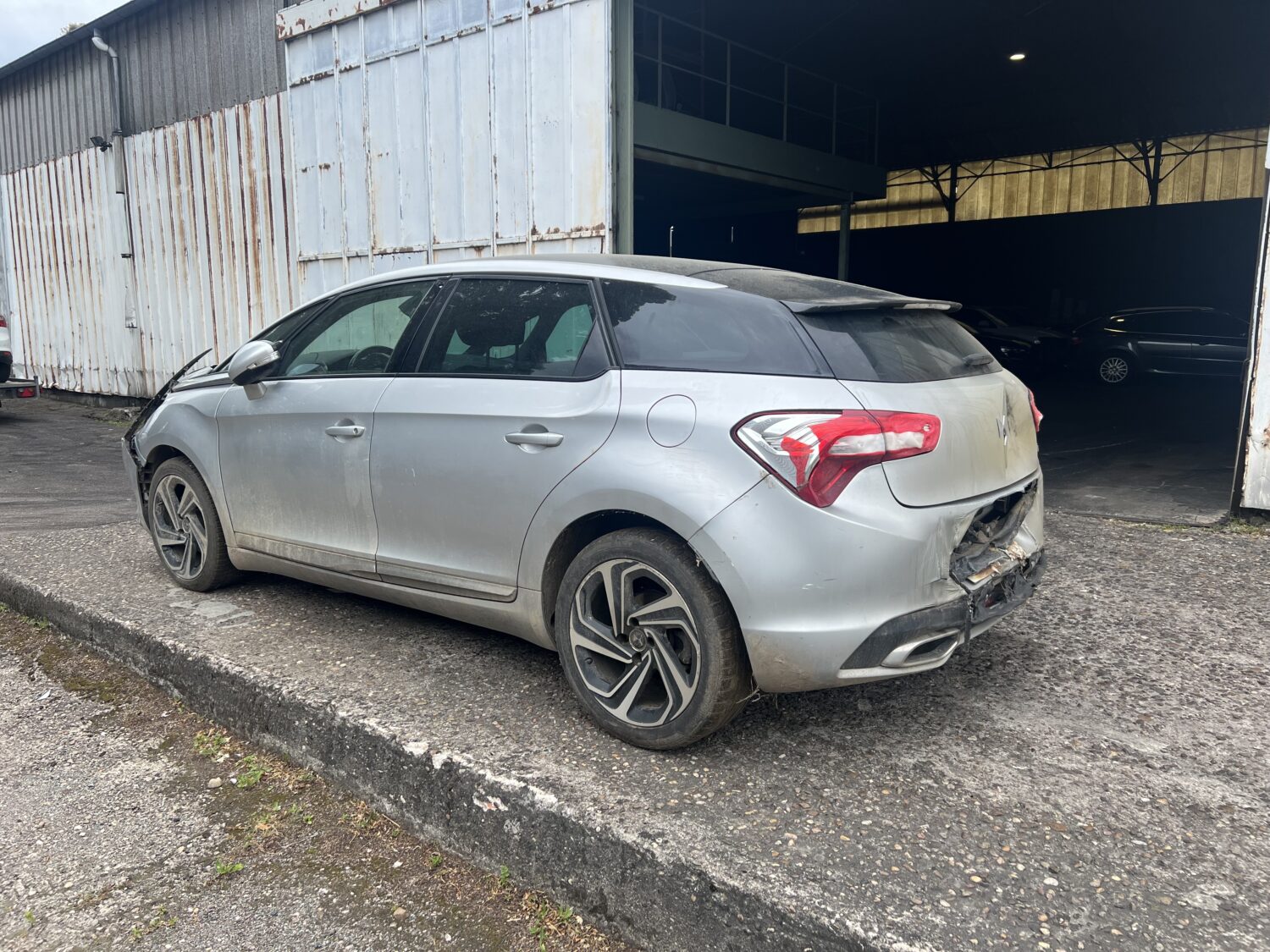 DS 5 1.6 BLUE HDI 120.