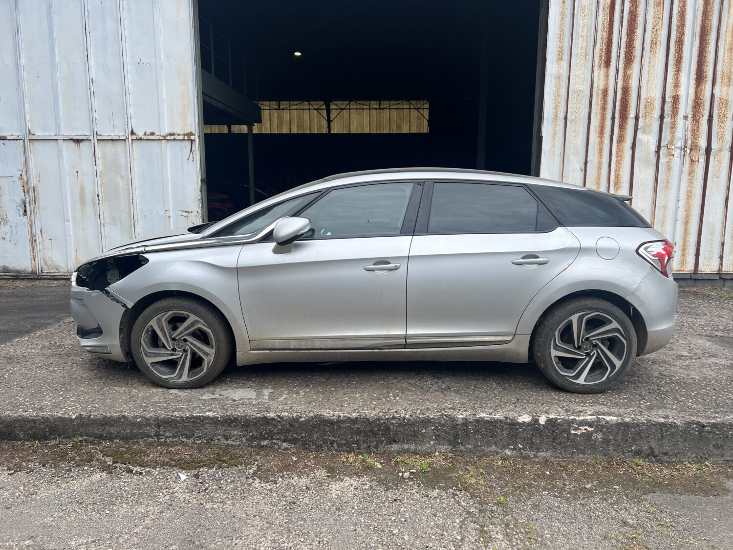 DS 5 1.6 BLUE HDI 120.