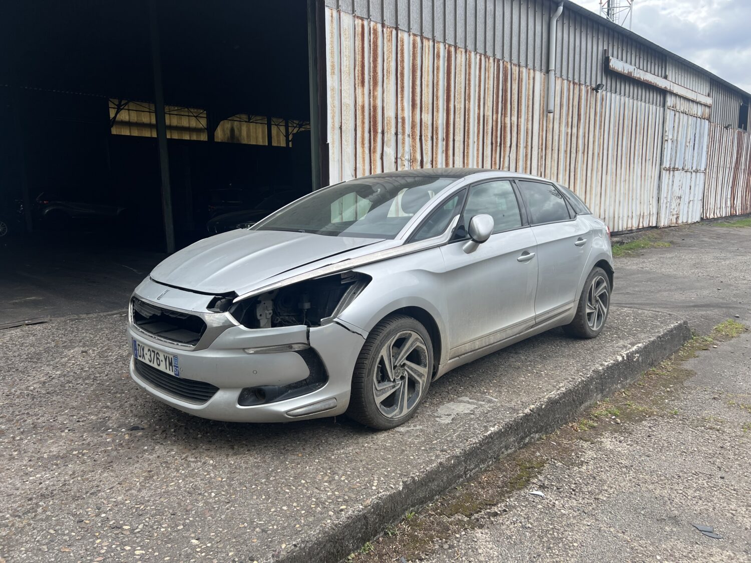 DS 5 1.6 BLUE HDI 120.