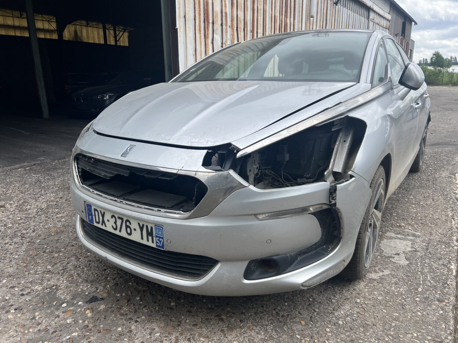 DS 5 1.6 BLUE HDI 120.