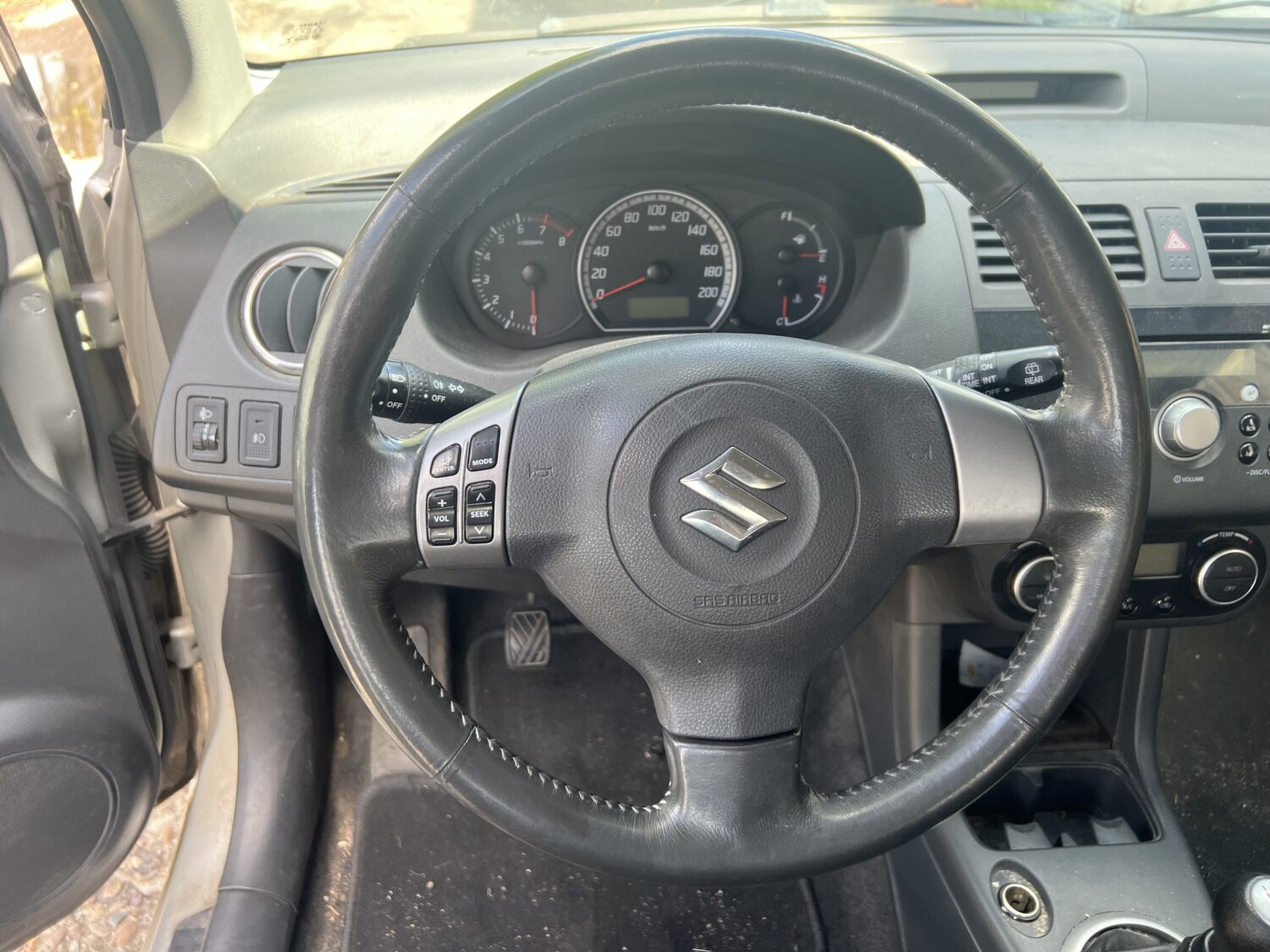 SWIFT 3 1.3 i 16V 90.