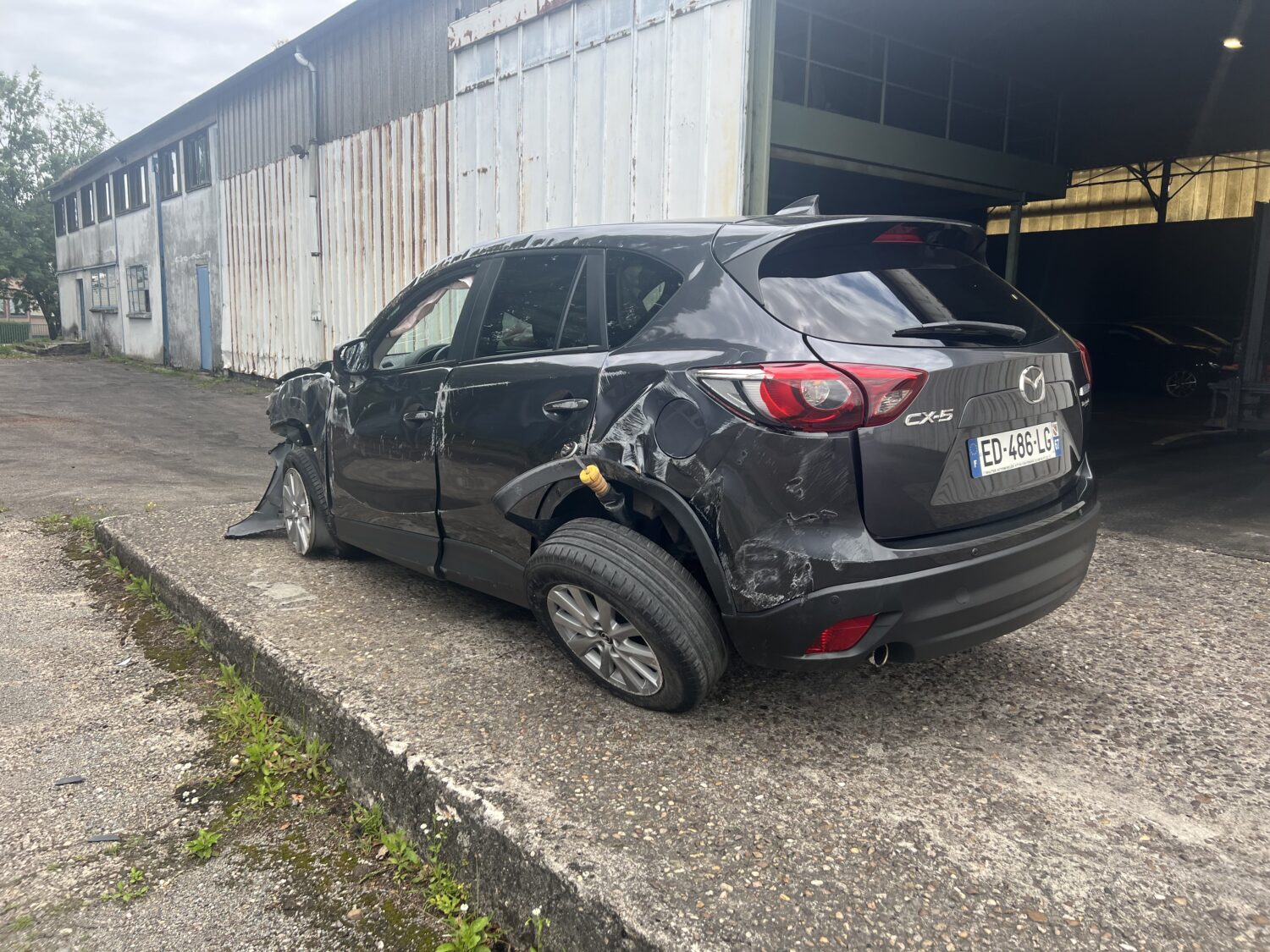 CX 5 2.1 i 16V 165.