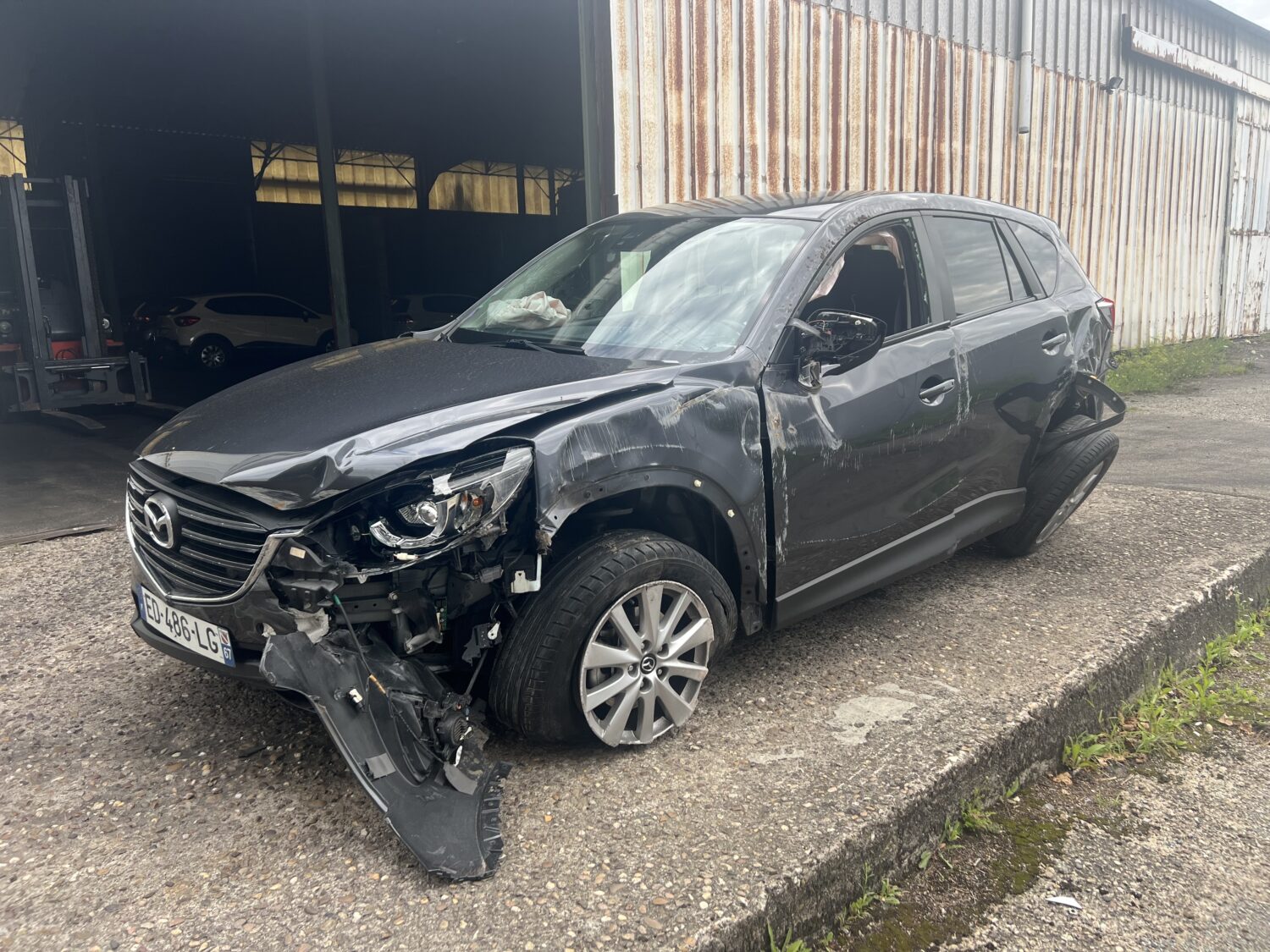 CX 5 2.1 i 16V 165.