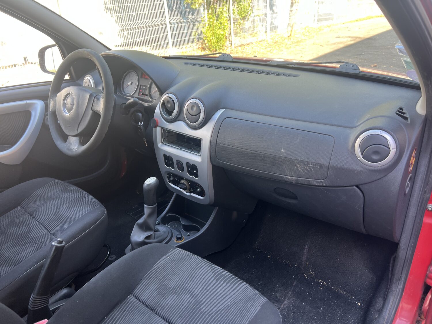 SANDERO 1.4 i / GPL 75.