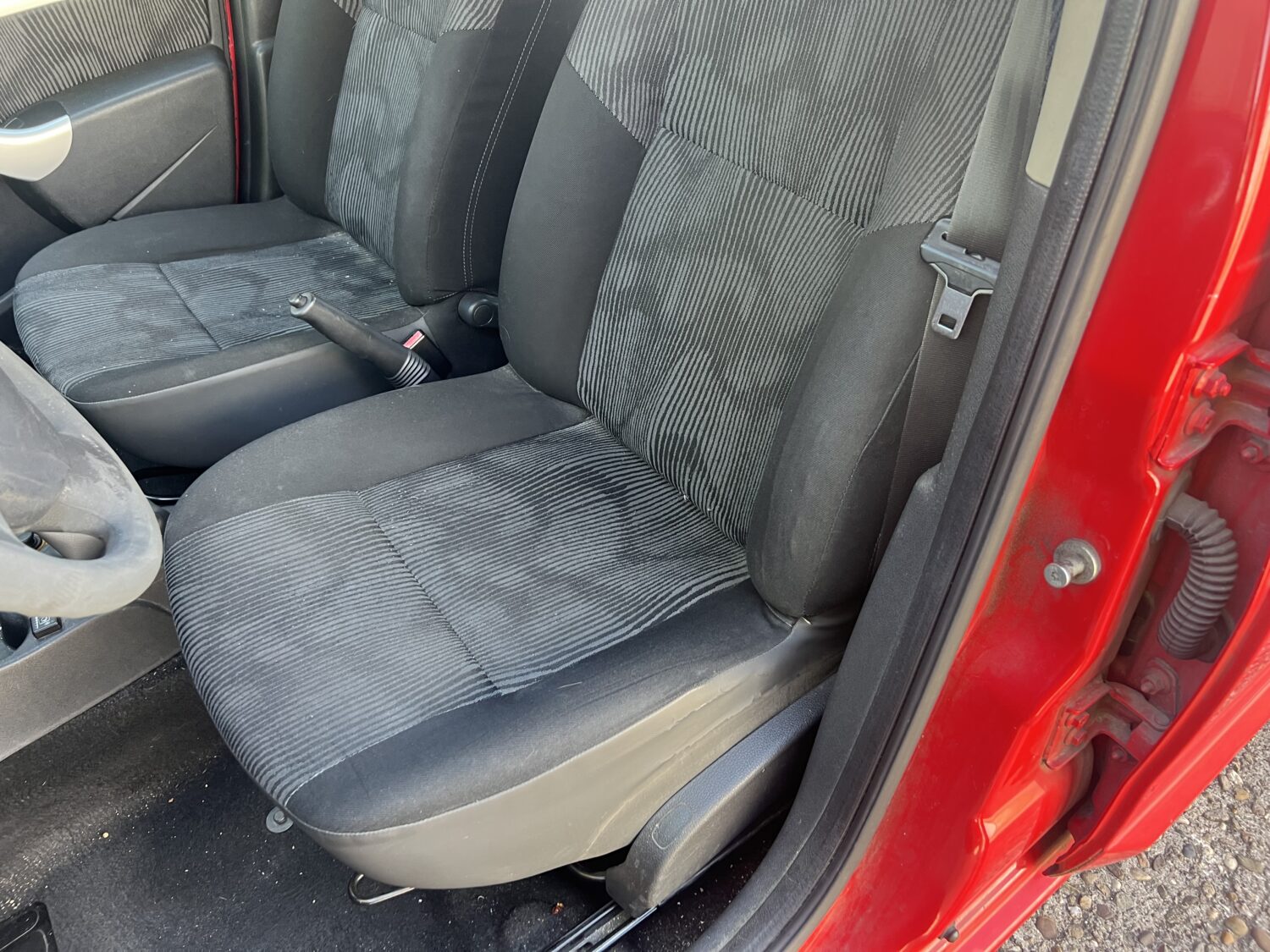 SANDERO 1.4 i / GPL 75.