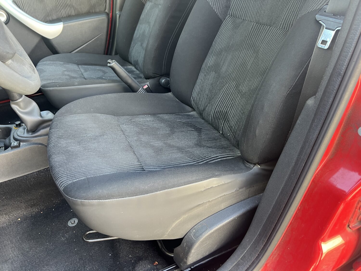 SANDERO 1.4 i / GPL 75.