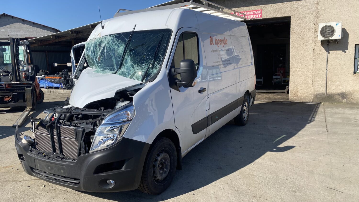 INTERSTAR 2.3 DCI 136