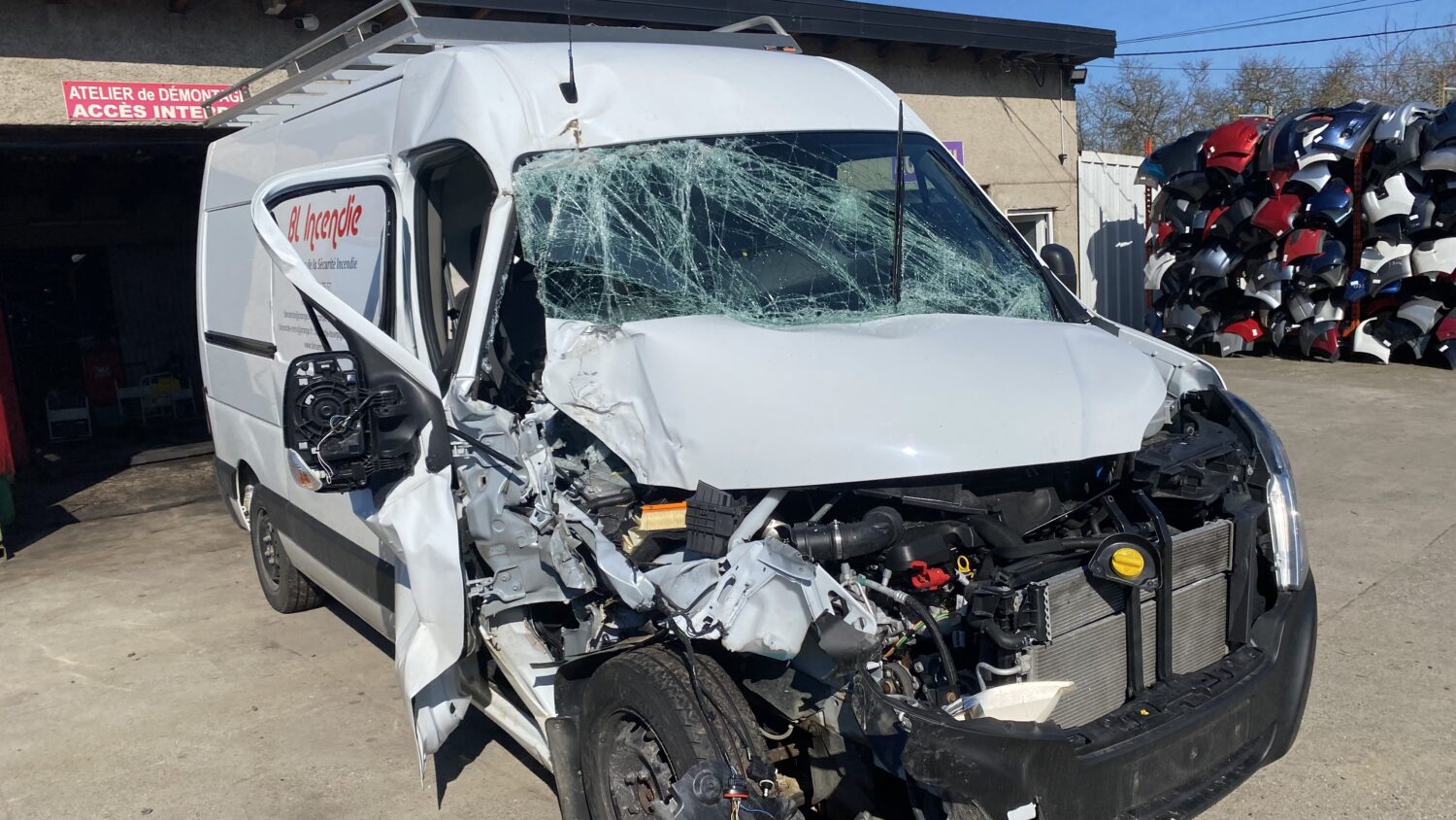 INTERSTAR 2.3 DCI 136