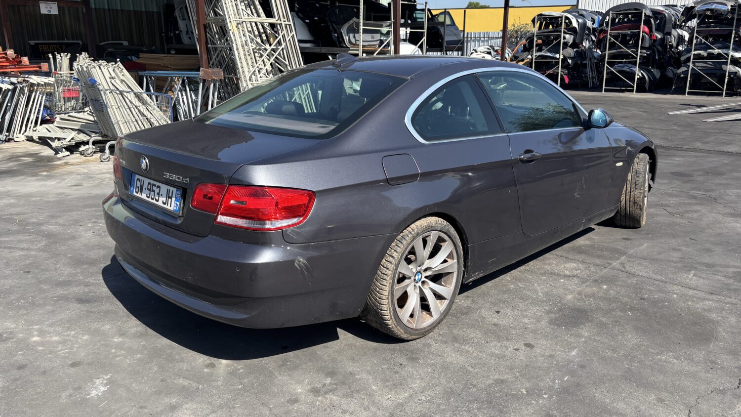 E92 330d 3.0 211