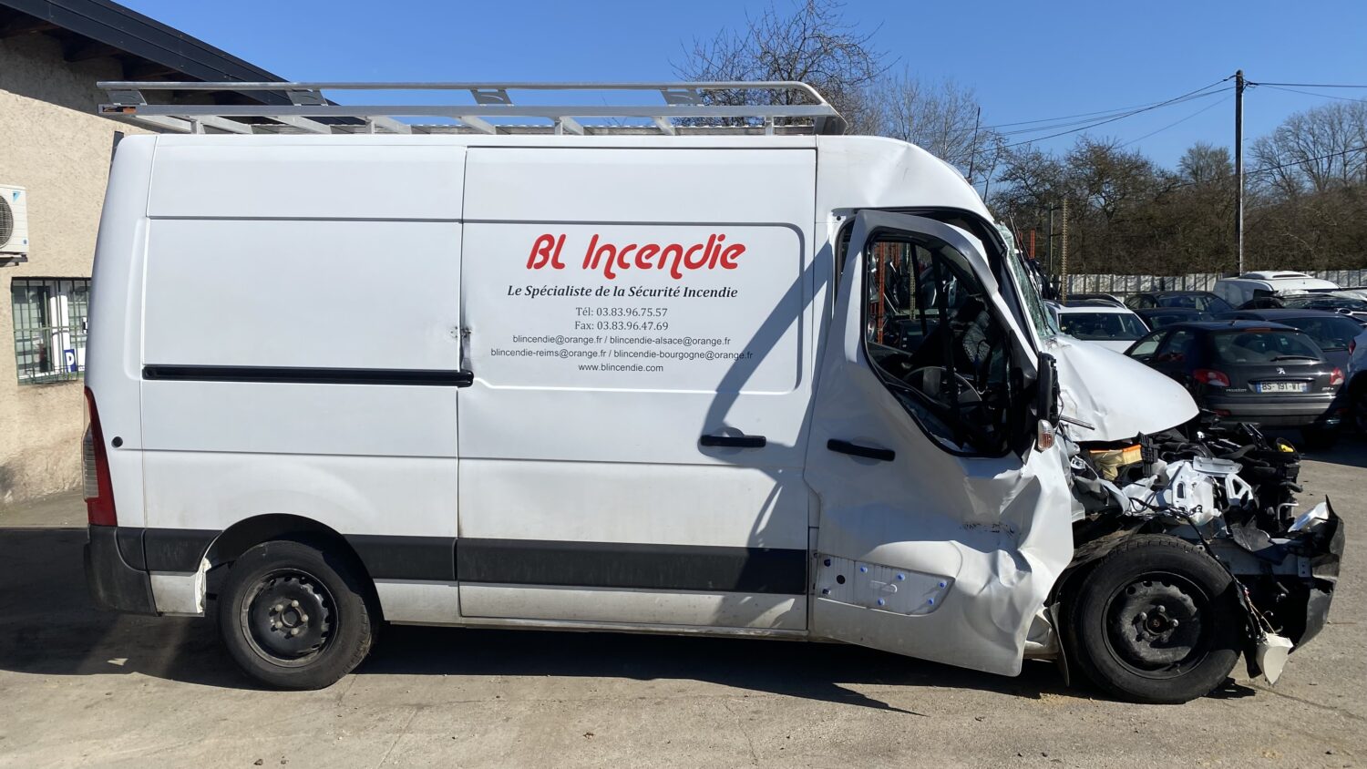 INTERSTAR 2.3 DCI 136
