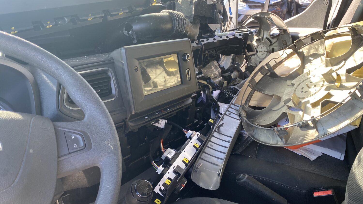 INTERSTAR 2.3 DCI 136