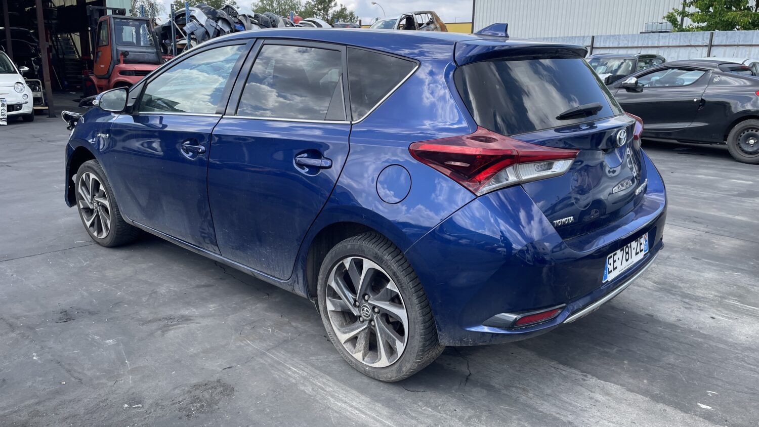 AURIS 1.8 HYBRID 100