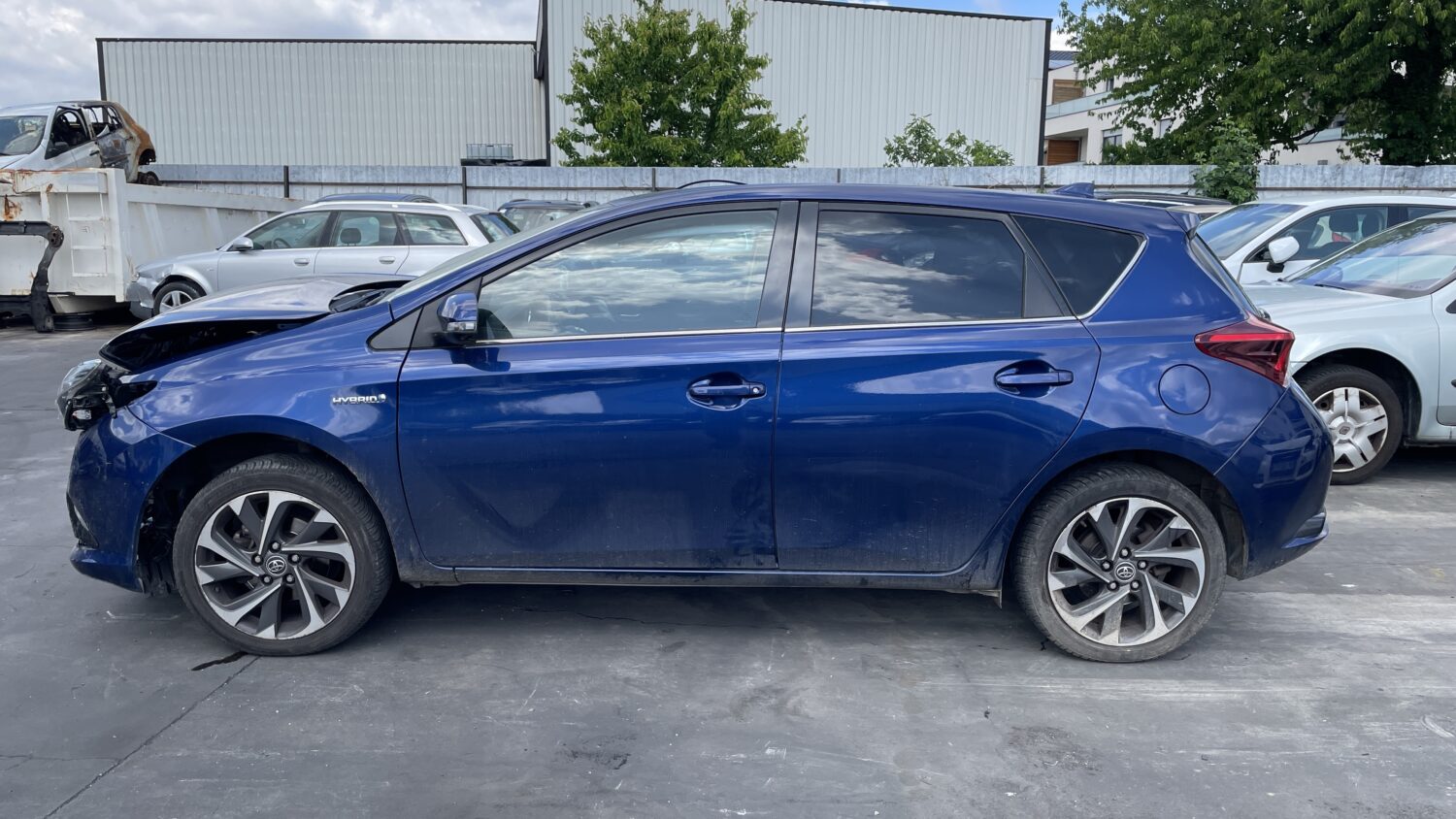 AURIS 1.8 HYBRID 100
