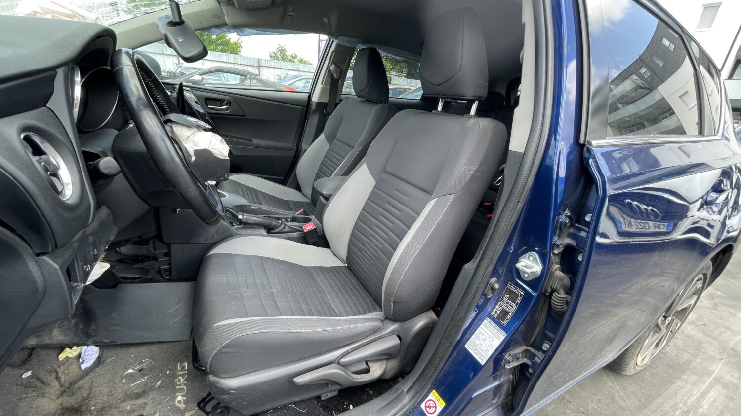 AURIS 1.8 HYBRID 100